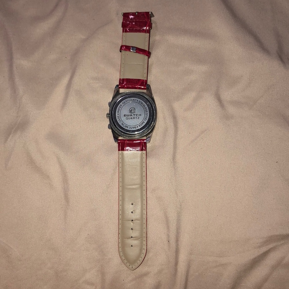 Watch 🧨 - Picture 2 of 2